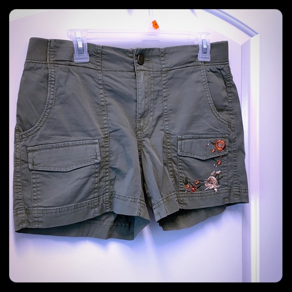 Sonoma shorts w/ embroidered detail. Size 12